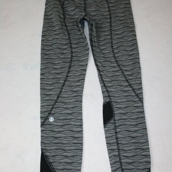 Lululemon Women's Black/White Stripe Leggings Size 4 - Picture 3 of 3